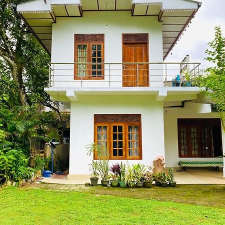 Summer Ridge - Homestay Ратнапура Екстериор снимка