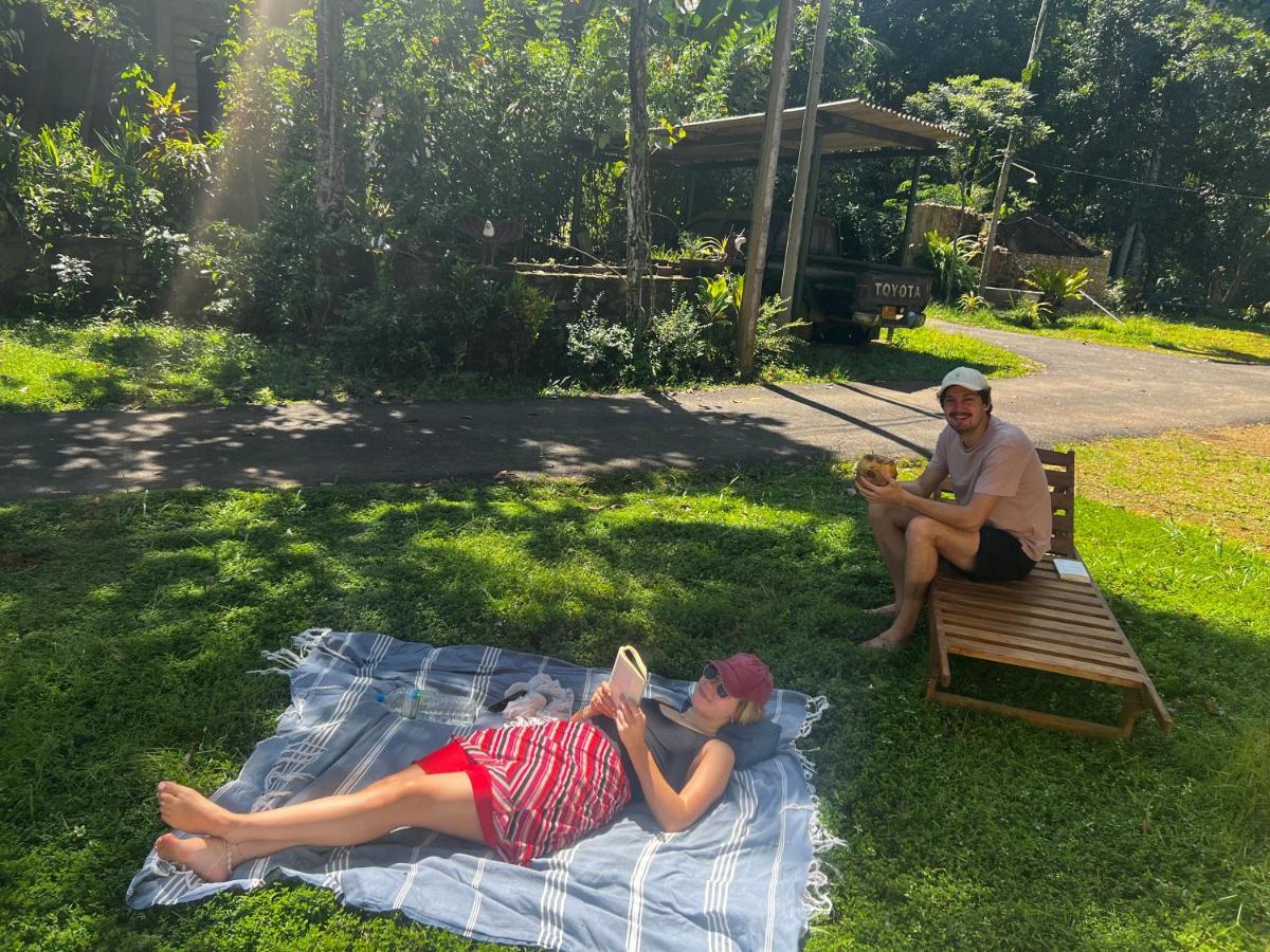 Summer Ridge - Homestay Ратнапура Екстериор снимка